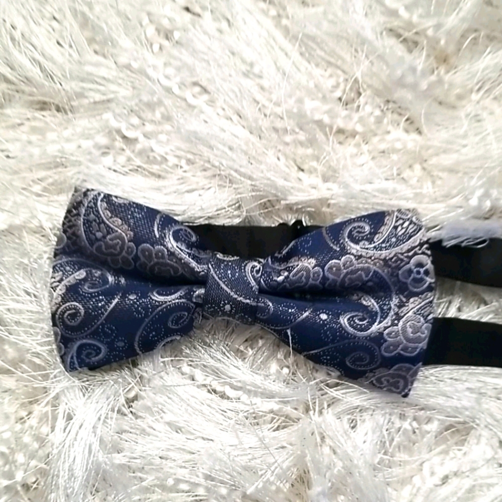 New in package bowtie.